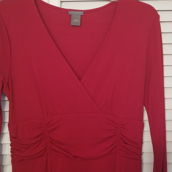 Red Jersey dress with wrap bodice and ruching - Picture 2 of 3